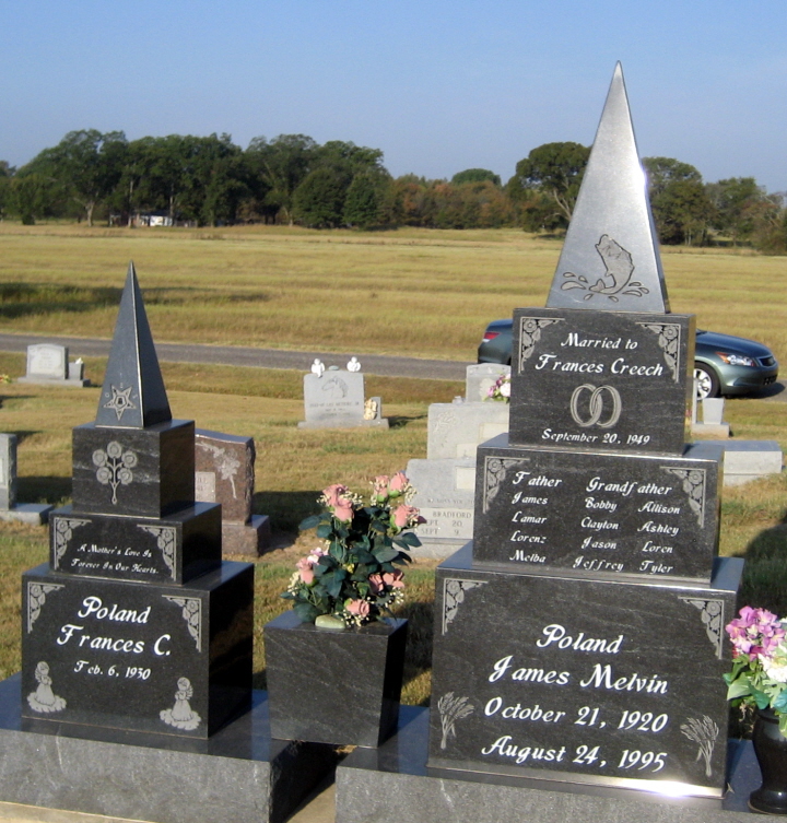 All photos are the property of LaCemeteries © and may